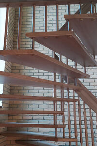 Floating stairs